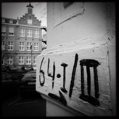 hand written house number 64 in Amsterdam